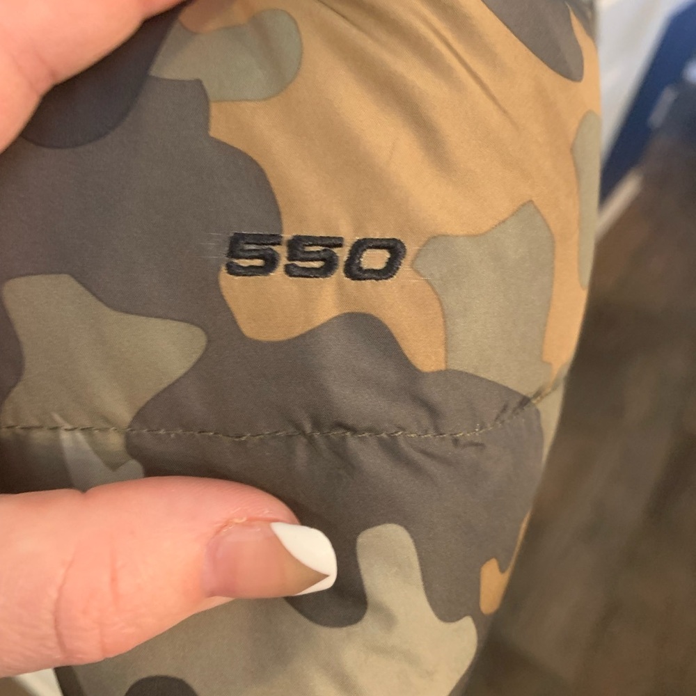 The North Face Camouflage Puffer Jacket in Beige, Olive, Gray with fur hood - Picture 7 of 7